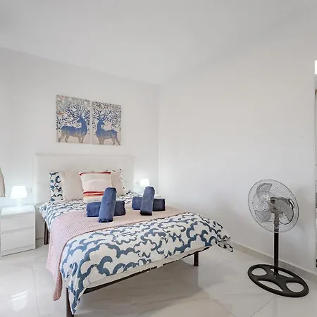 Happy Sabina Sea View Адехе