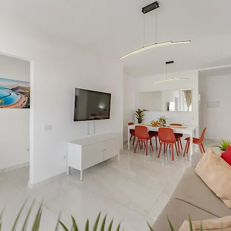 Happy Sabina Sea View *